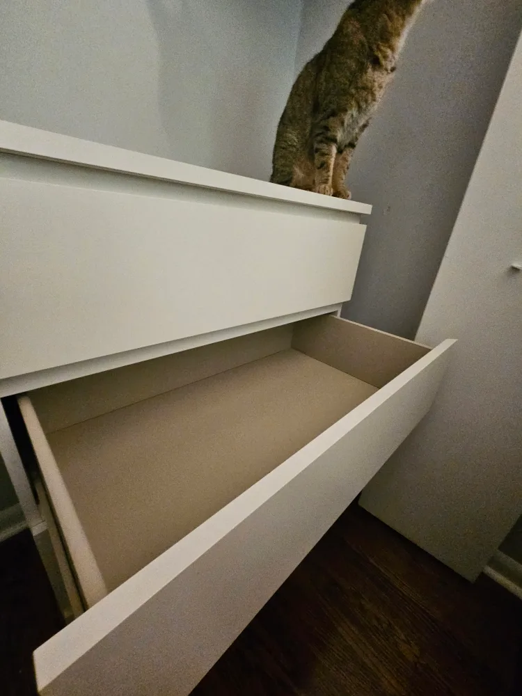 IKEA MALM 4-Drawer Dresser - White image indicator(3)