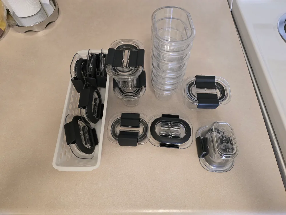 Rubbermaid Brilliance Food Storage Containers image indicator(2)