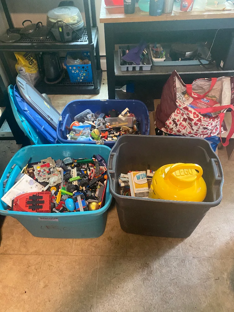 Lego Mixed Bricks with Head Storage Container 175lbs of Lego thumbnail