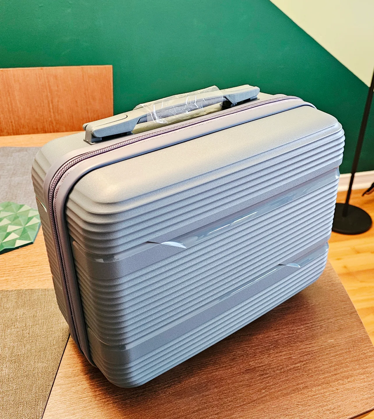 Small Carry-on Suitcase- Blue image indicator(3)