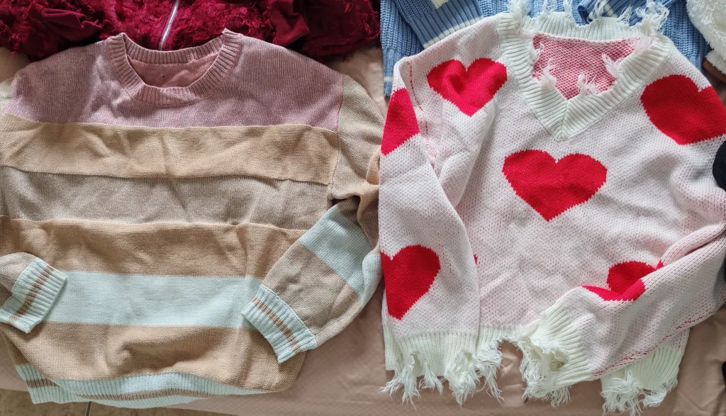 12 Assorted Sweaters & Cardigans - Bulk Sale! image indicator(5)