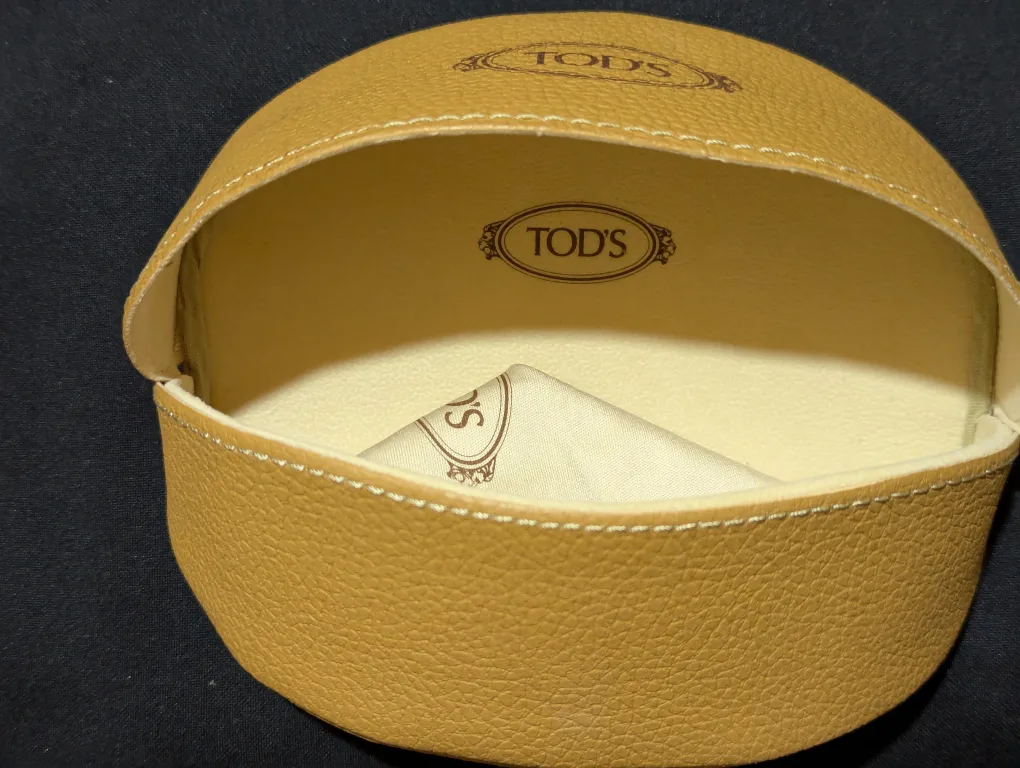 TOD'S Sunglasses Case - Leather image indicator(4)