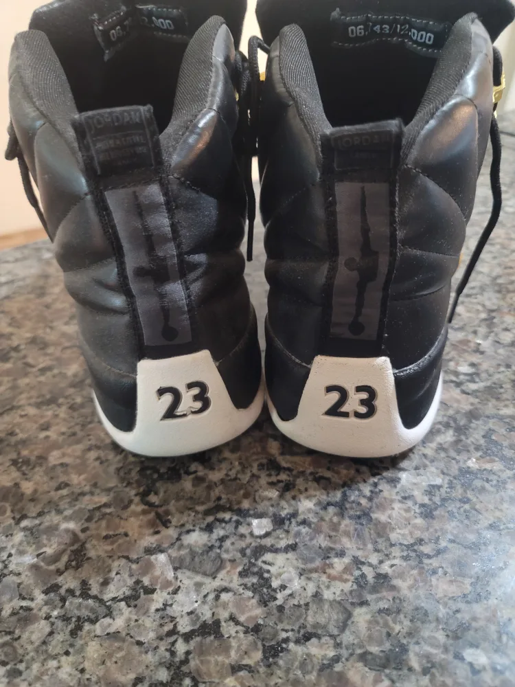 Men's Retro Black White Sneakers Size 11 image indicator(5)