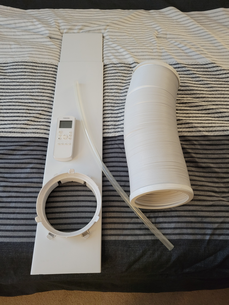 Toshiba Portable Air Conditioner - photo 3