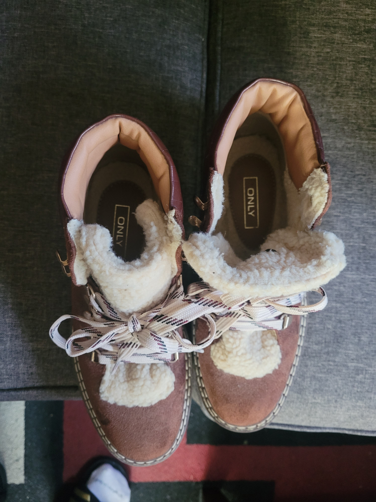 Only Brown Winter Boots - Size 7 - photo 3