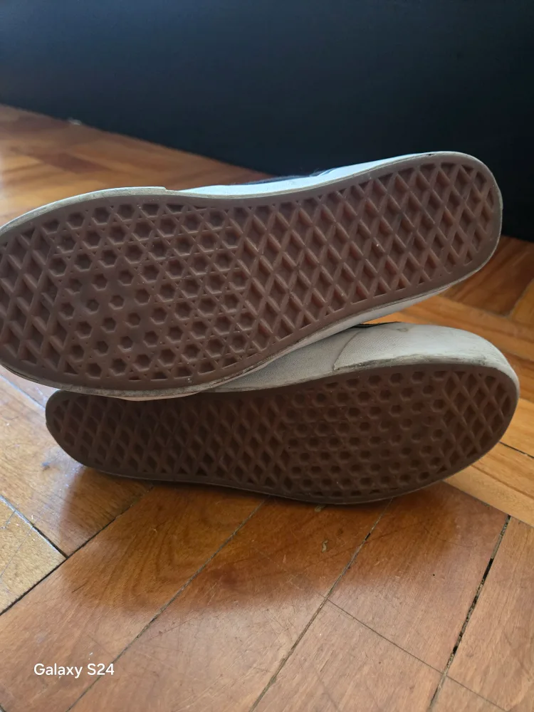 Vans Sk8-Hi Black/White High-Top Sneakers image indicator(5)