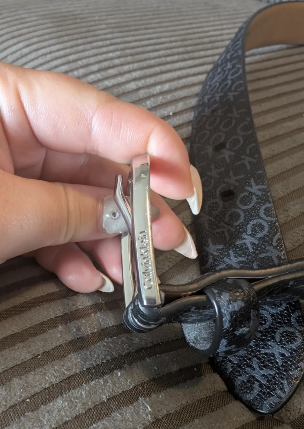 Like-New Women's Calvin Klein Logo Belt image indicator(6)