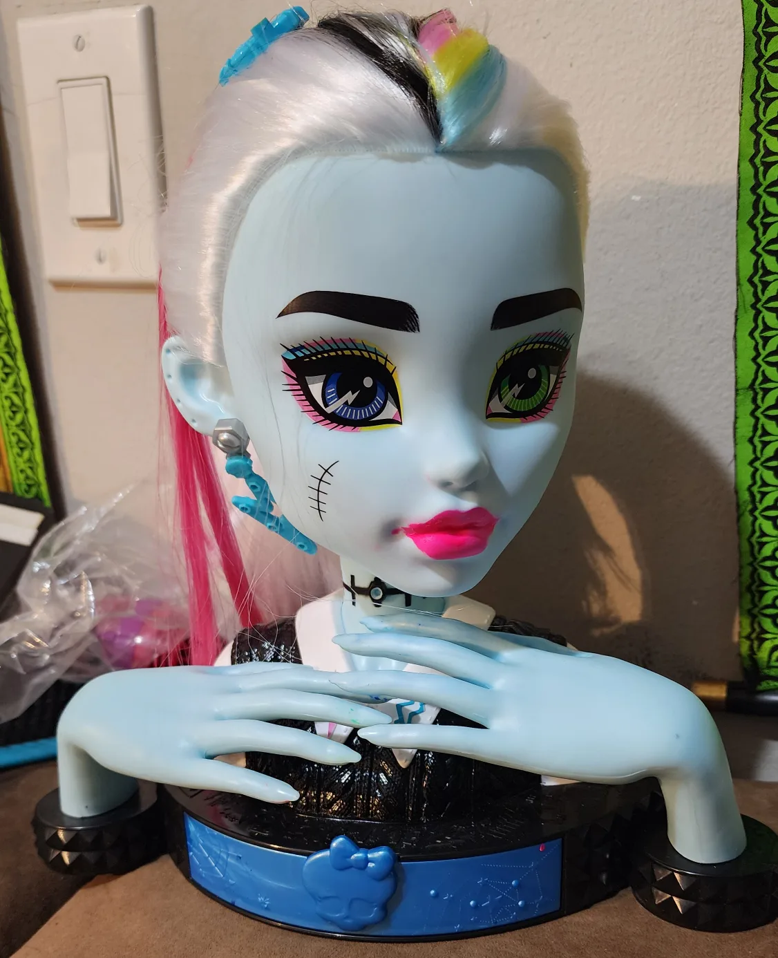 Monster High Frankie Stein Styling Head thumbnail