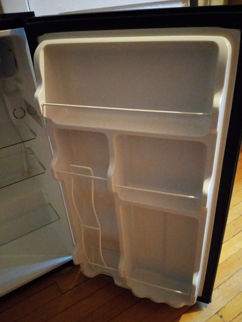 Midea Refrigerator/ 3.3cu. ft. - photo 4