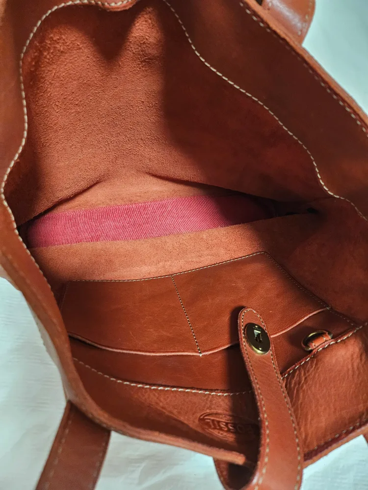 Fossil Leather Tote Bag image indicator(4)