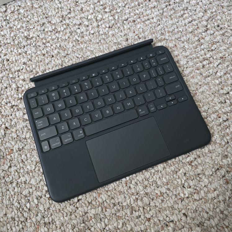 Ipad Pro M4 11" logi combo touch - photo 2