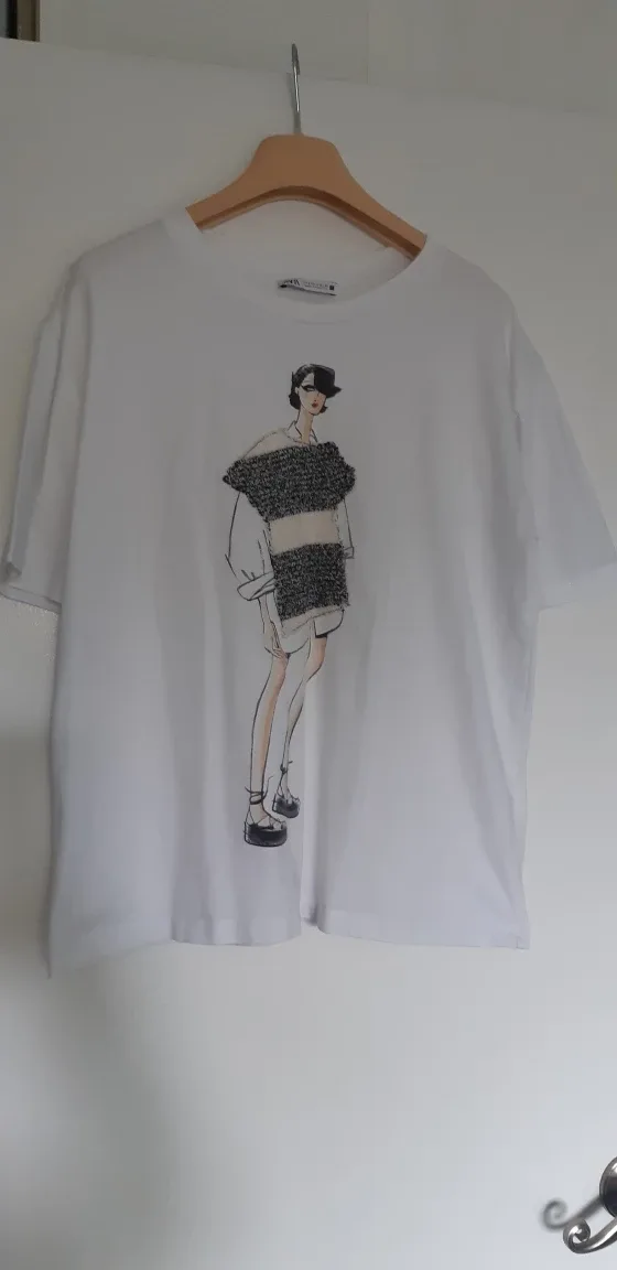 Zara White Graphic Tee - Size S thumbnail