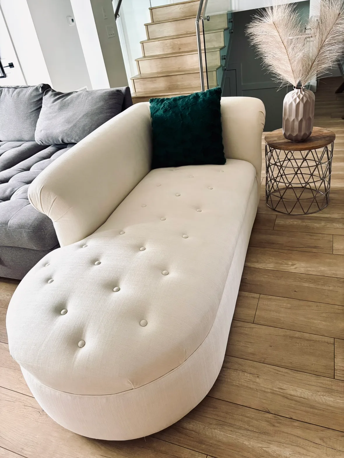 Cream Chaise Lounge image indicator(2)