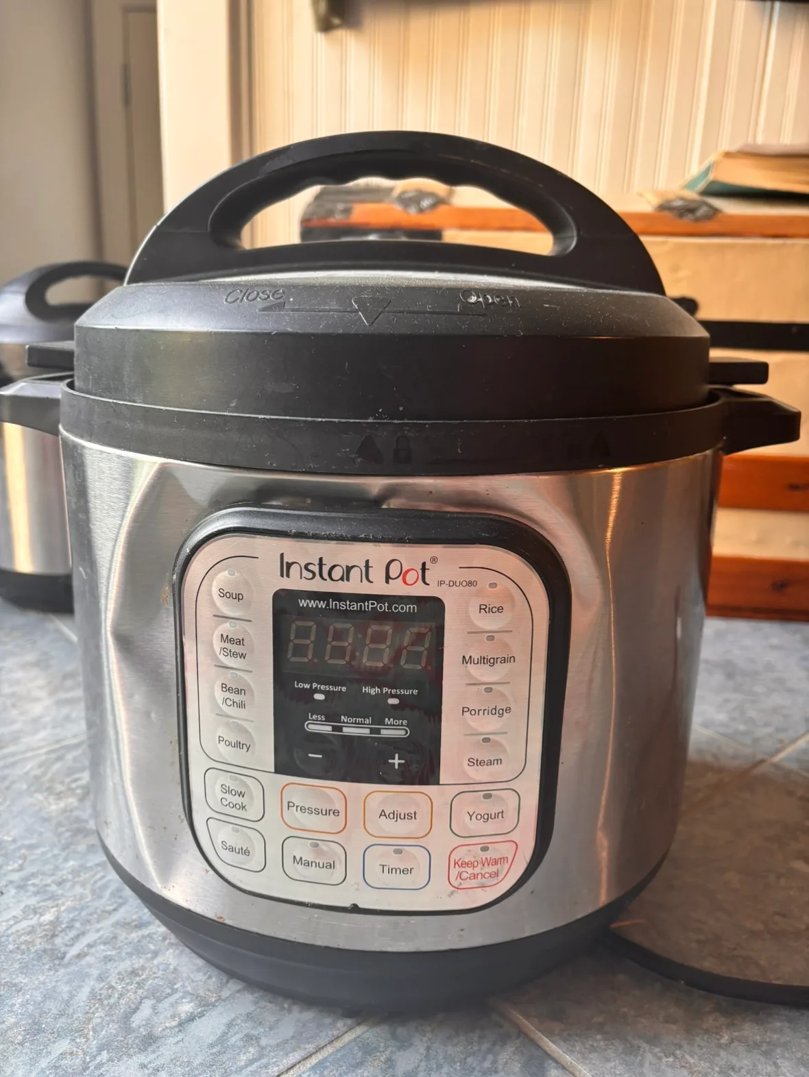 Priced to sell 18cup Instant Pot Electric Pressure Cooker thumbnail