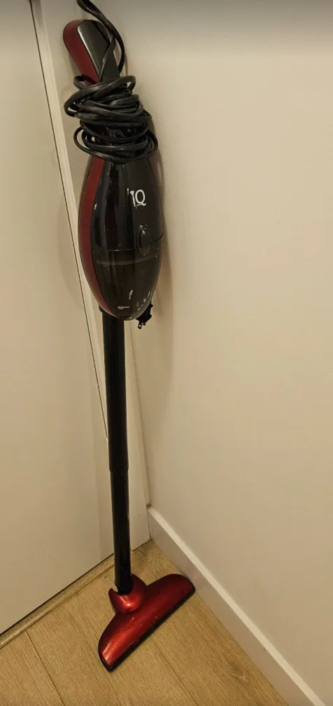 IQ Red & Black Stick Vacuum image indicator(2)