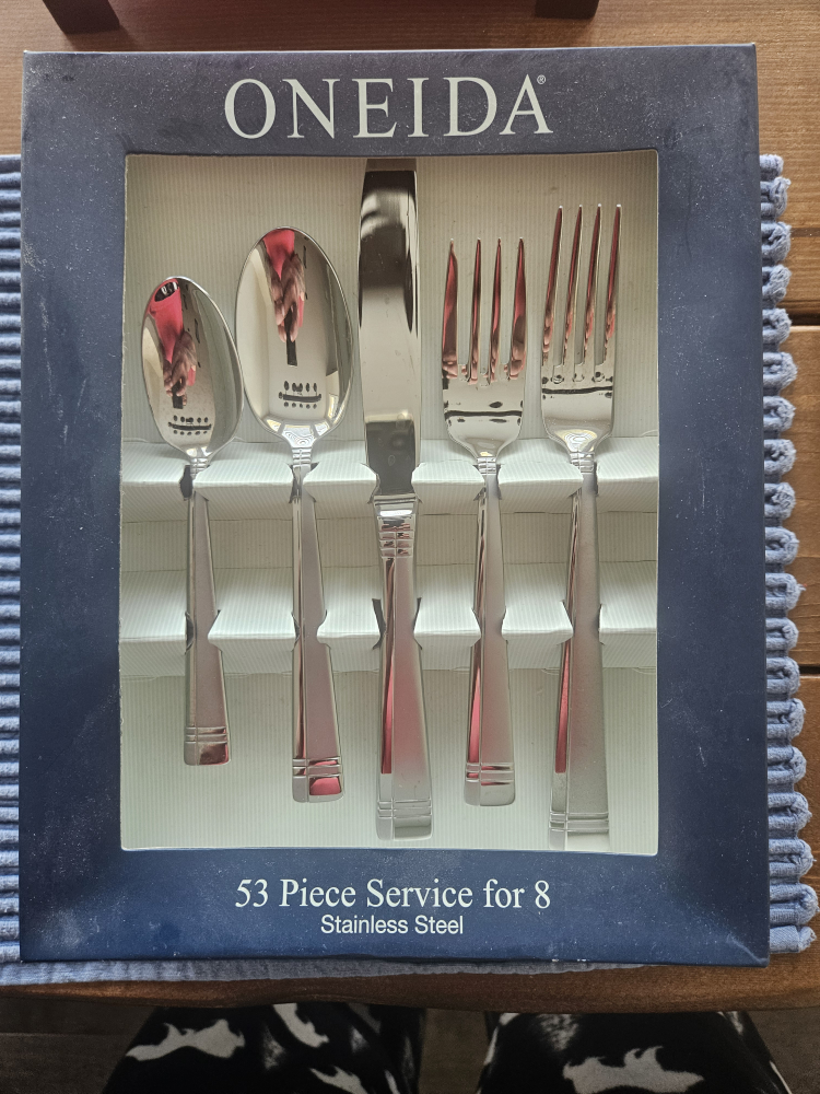 Oneida 53-Piece Stainless Steel Flatware Set, Service for 8