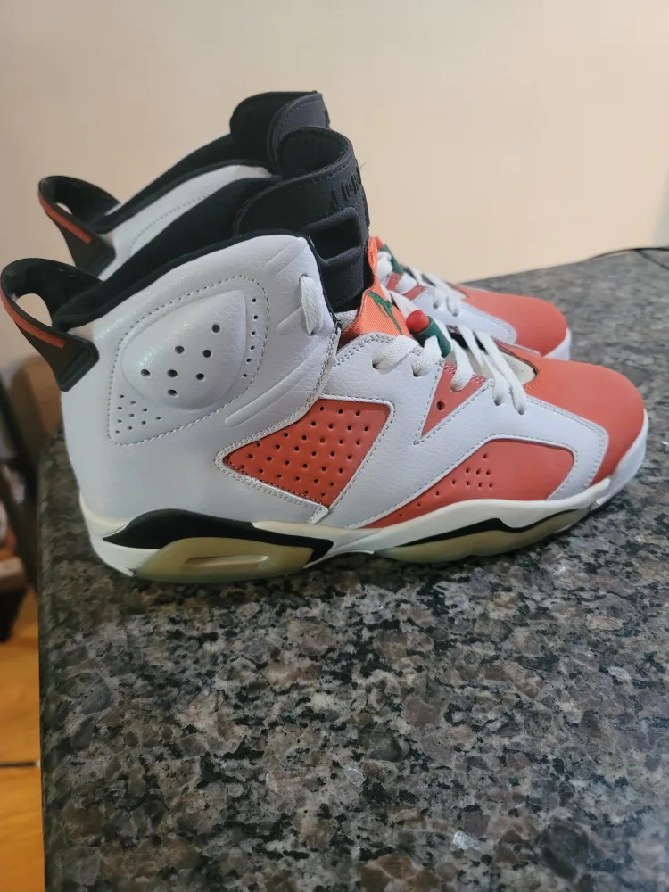 Men's Basketball Shoes - Orange & White Size 11 image indicator(4)