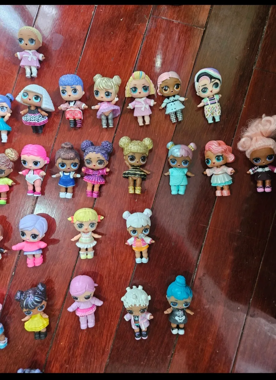big bag with lots of LOL Surprise Dolls and Accessories image indicator(2)