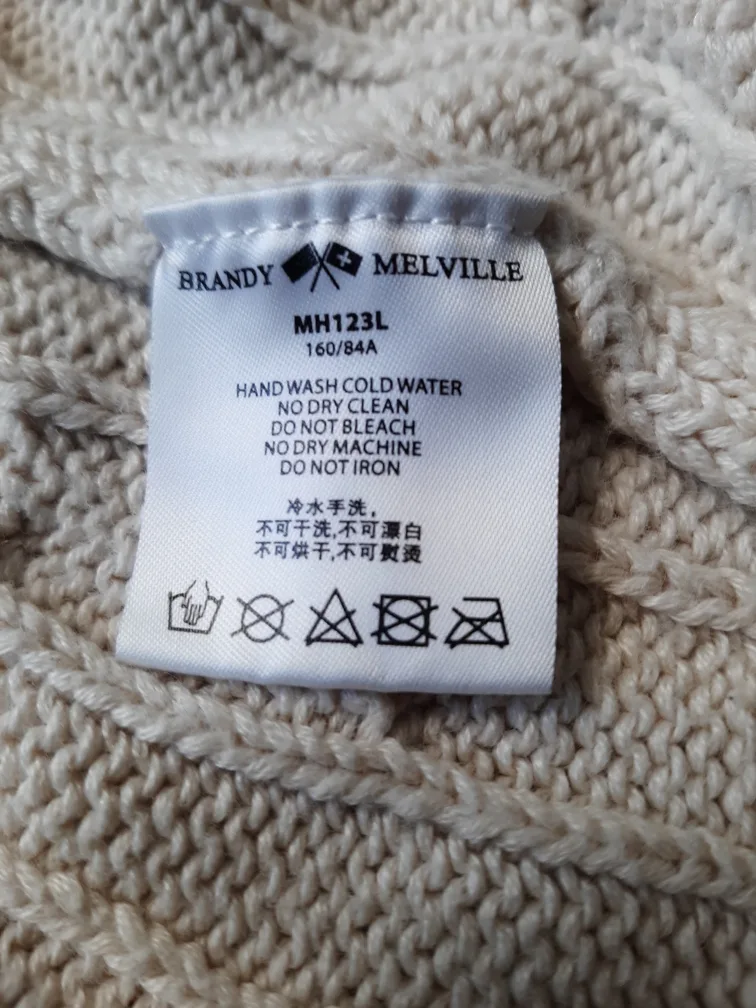 Brandy Melville MH123L Knit Zip Up Hoodie image indicator(5)