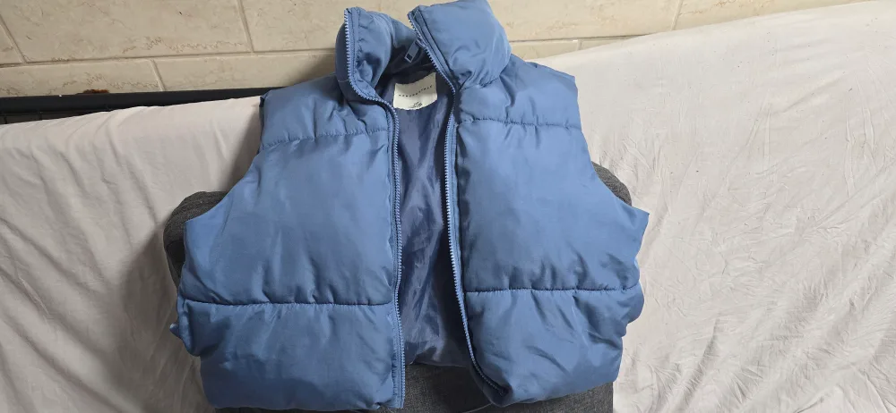 Aéropostale Puffer Vest thumbnail