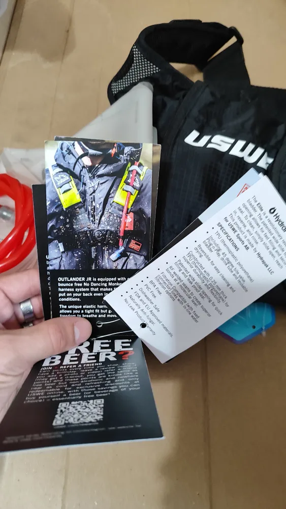 USWE Vertical 4 Hydration Pack image indicator(6)