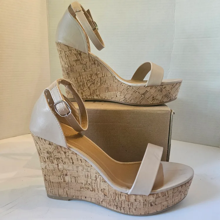 Le Chateau Leather Wedge Heel Sandals Nude Size 10 NWOB thumbnail