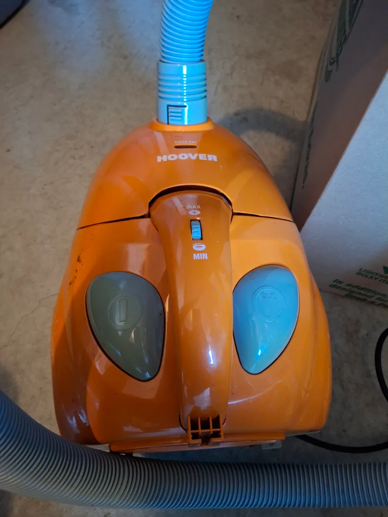 Hoover S1361 Canister Vacuum Cleaner image indicator(2)