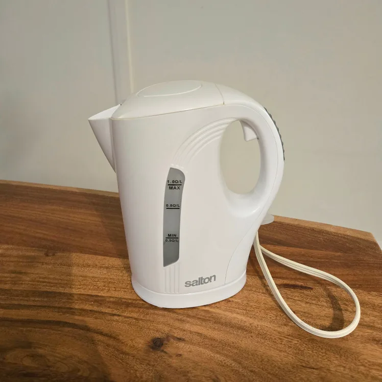 Salton Electric Kettle thumbnail