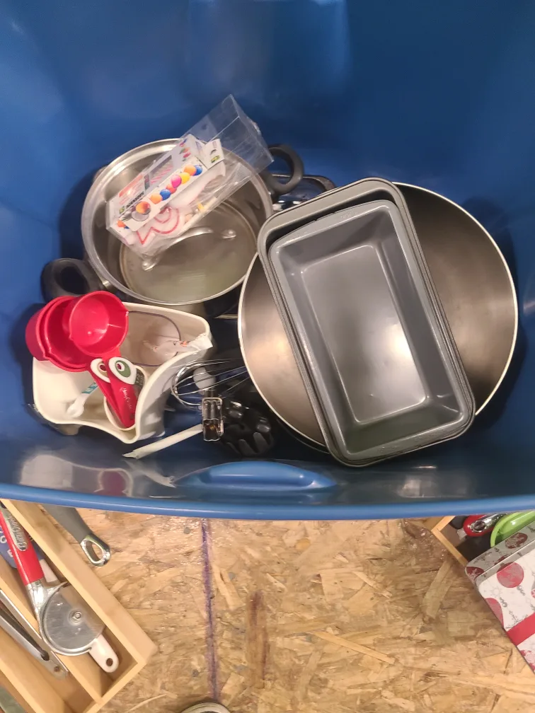 Kitchen Essentials Bin image indicator(2)