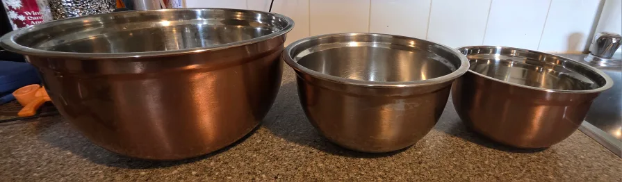 Set of 3 Stainless Steel Mixing Bowls thumbnail