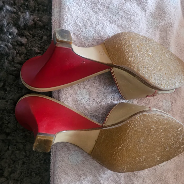 Franco Paolucci Beige & Red Heels, Size 7 image indicator(2)