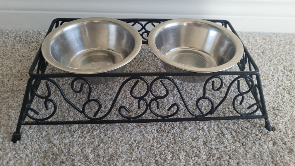 Wrought Iron Elevated Pet Bowl Set - photo 2