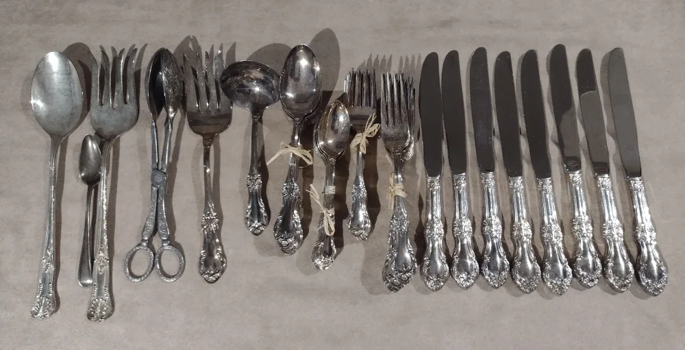 Vintage Silverware Set image indicator(4)