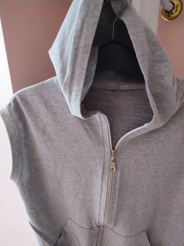 Grey Sleeveless Hoodie image indicator(2)