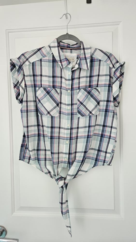 F&F Casual Collection Plaid Tie-Front Shirt, US size 6, Medium
