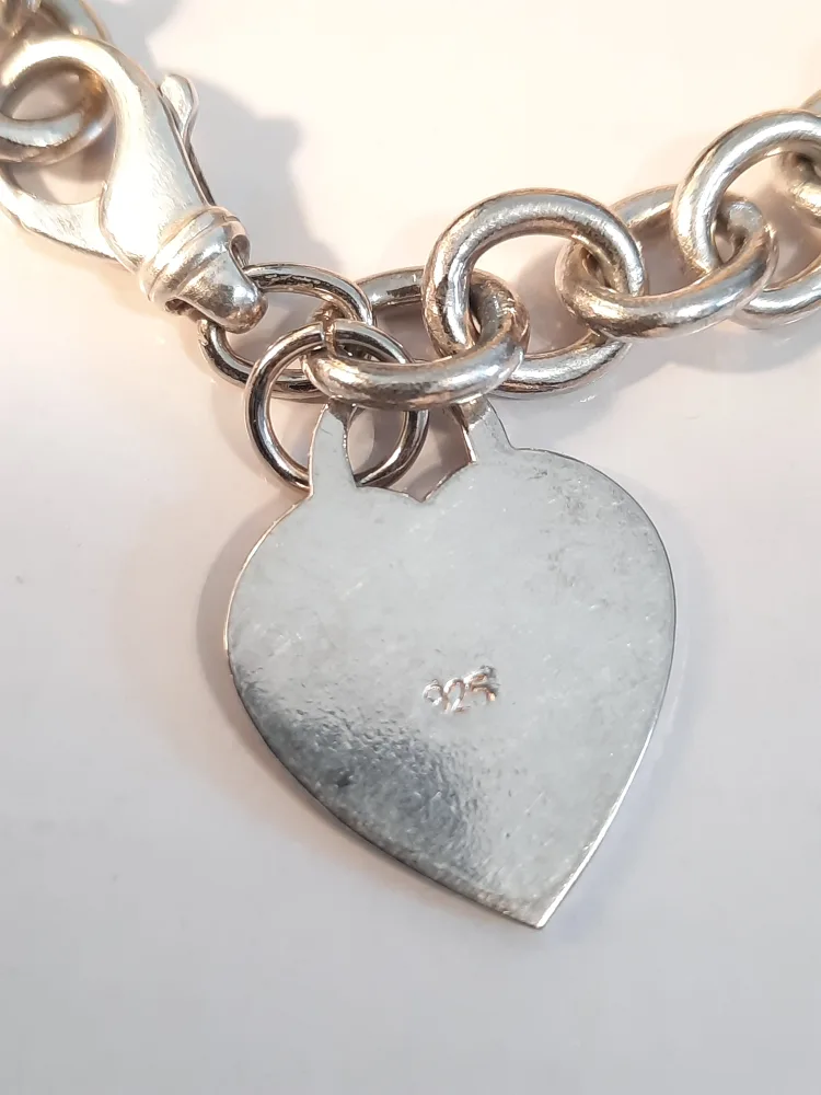 Silver Chain Bracelet with Heart Charm image indicator(4)