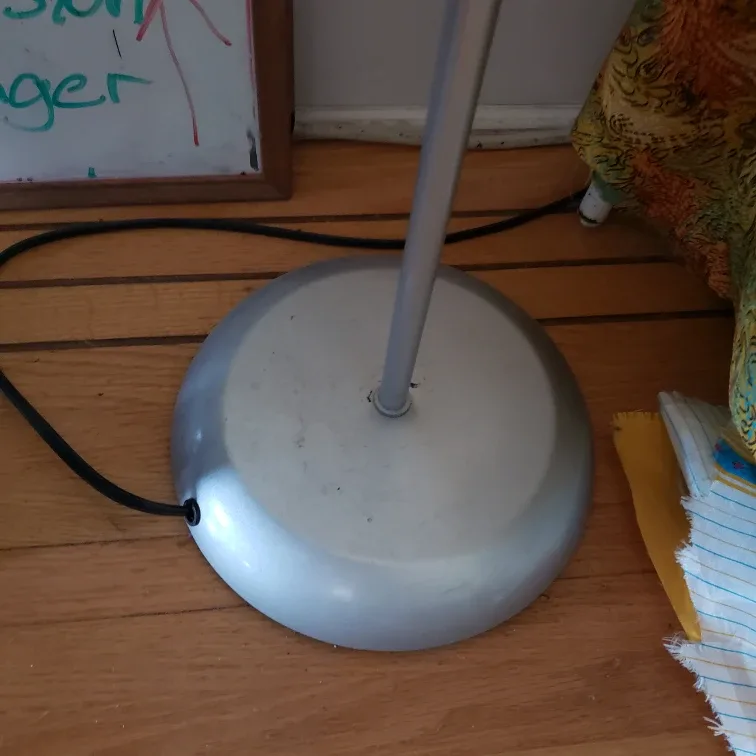 🥕💚Floor Lamp with Frosted Shade image indicator(2)