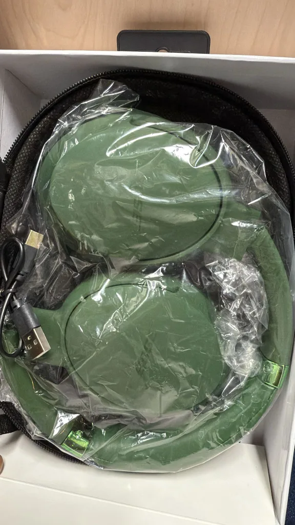 🇨🇦🍀Bose QuietComfort Headphones - Green, Noise image indicator(3)