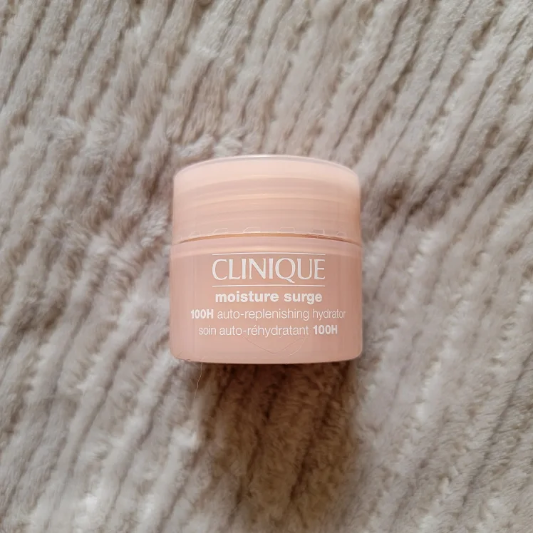 💟 14pc Clinique Moisturizer and Serum sample bundle image indicator(6)