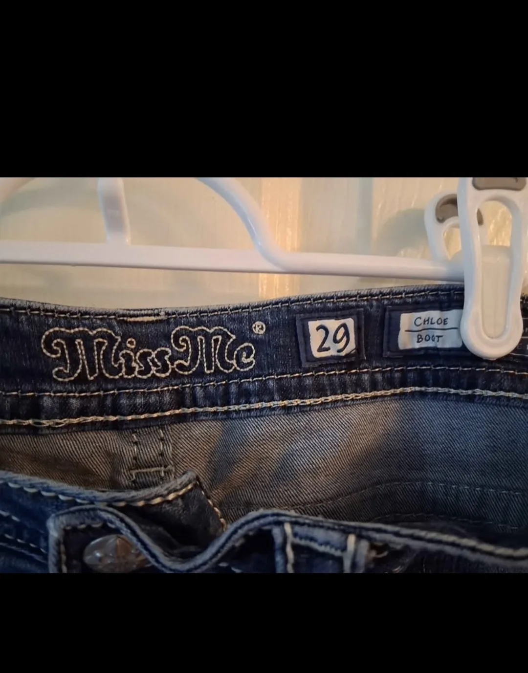 "miss me" jeans image indicator(3)