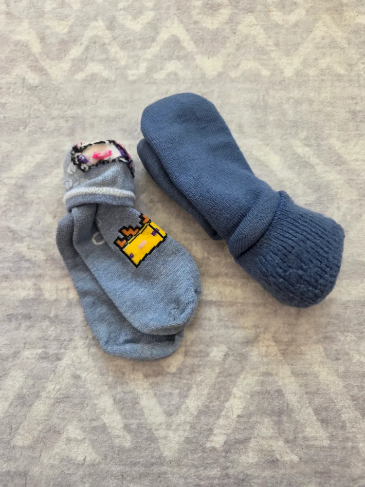 Kids Socks (size 1) #freecycle thumbnail