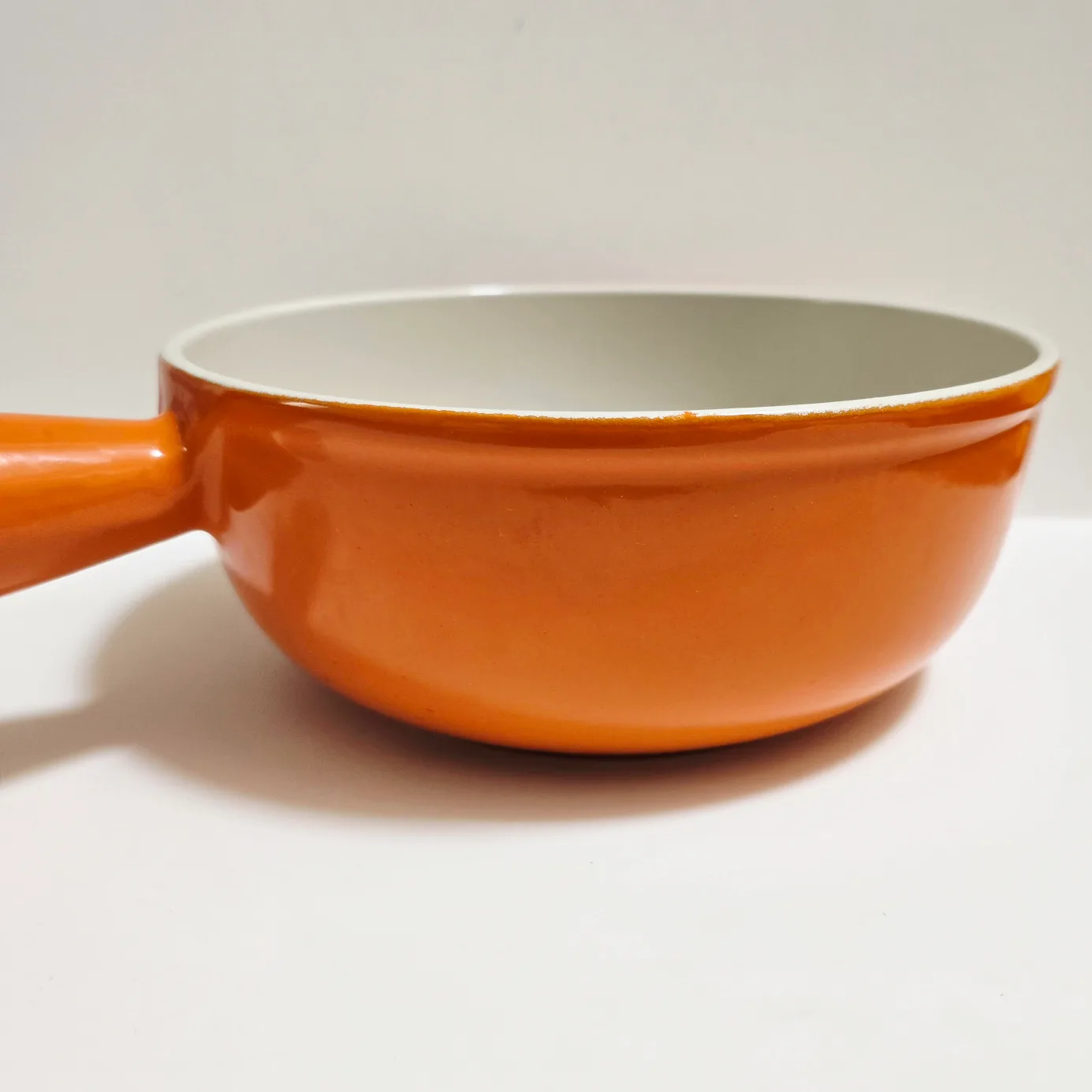 Le Creuset 22 Cast Iron Saucepan. No Lid image indicator(6)