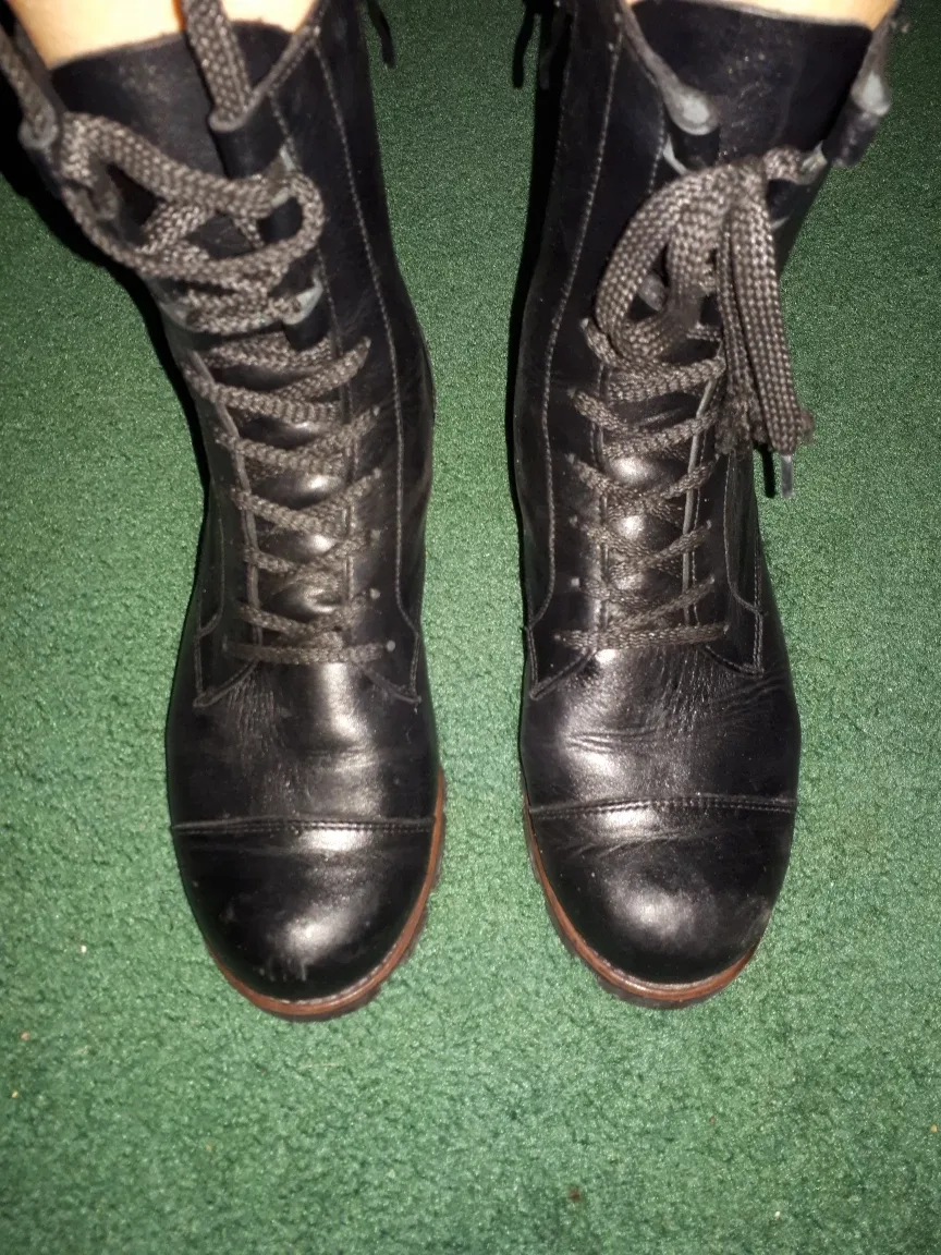Cactus Leather Black Boots thumbnail