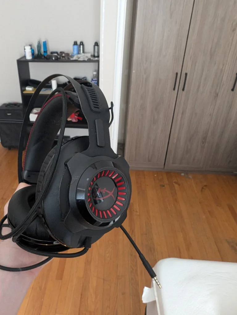 HyperX Cloud Revolver Pro Gaming Headset thumbnail