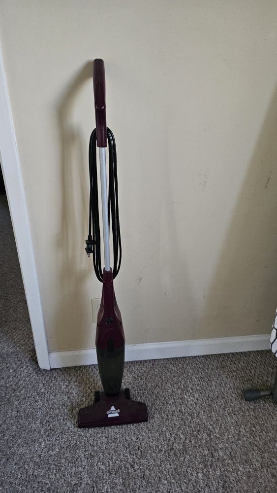 Bissell FeatherWeight Stick Lightweight Bagless Vacuum