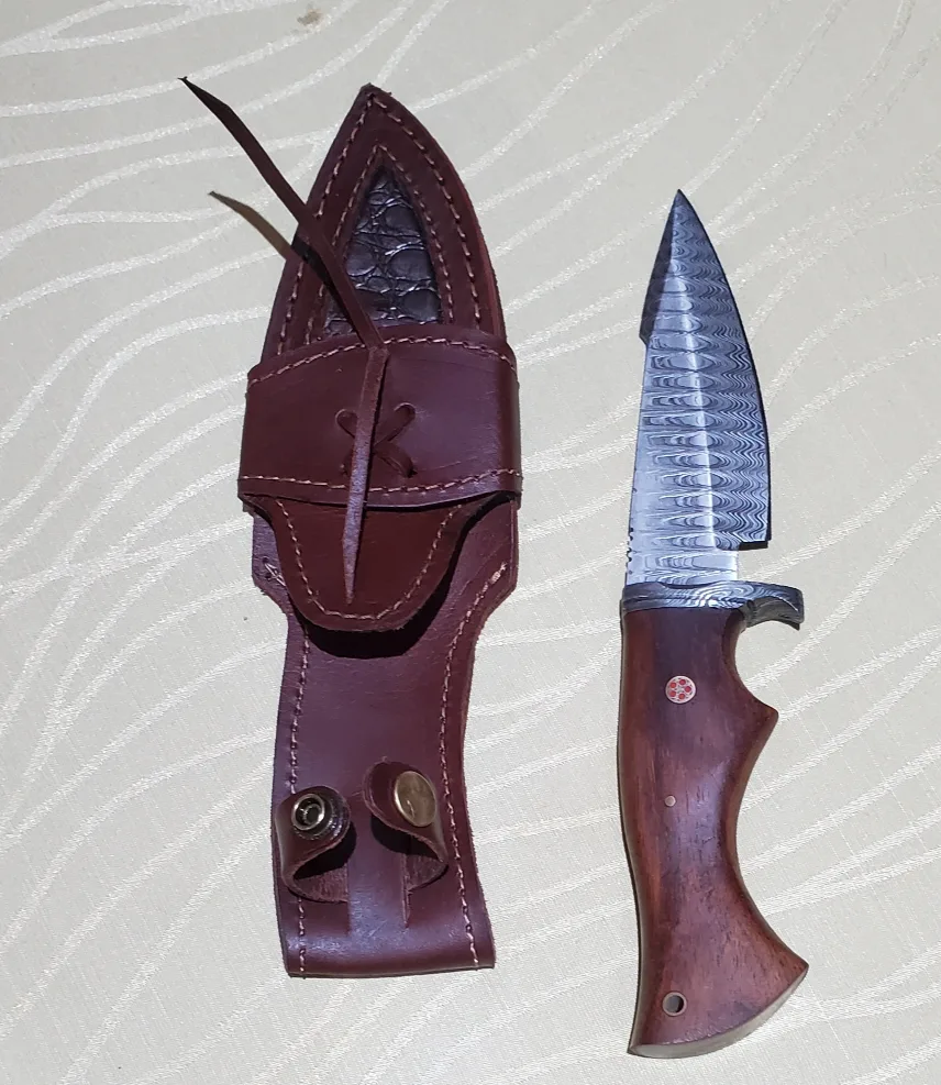 Damascus Knife with Leather Sheath image indicator(2)