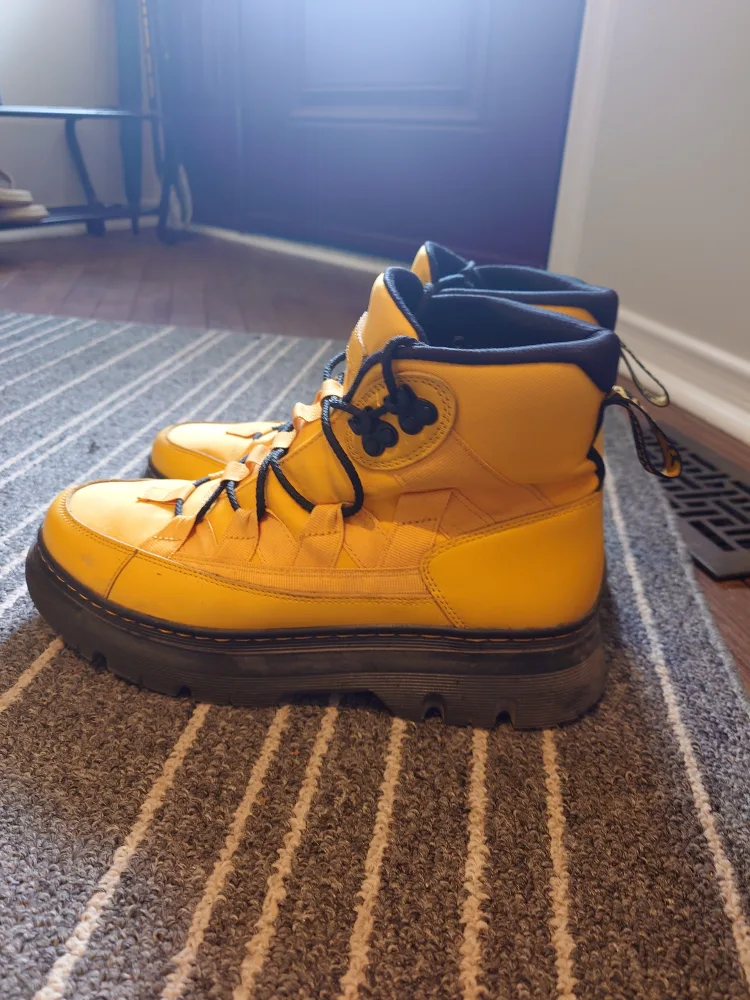 Dr. Martens Yellow Boots image indicator(3)