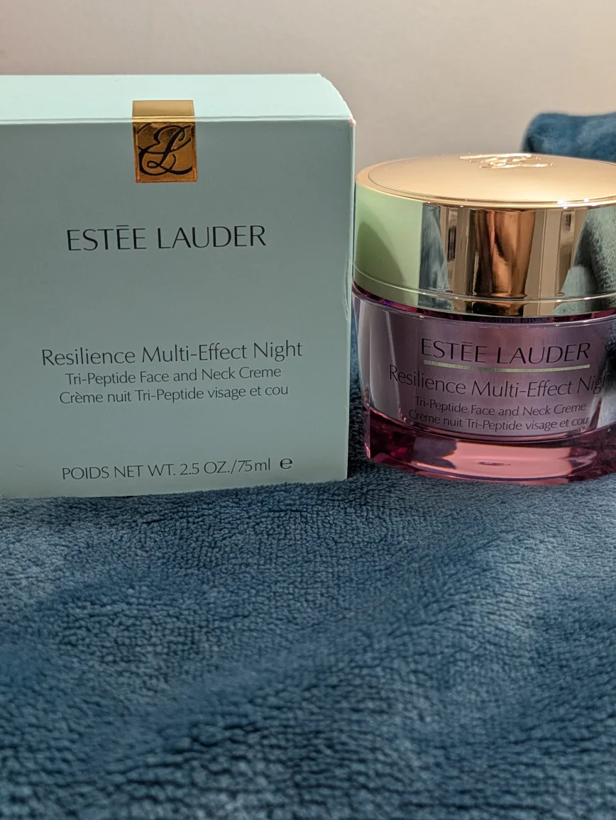 Estée Lauder Resilience Multi-Effect Night Face & Neck Crème image indicator(3)