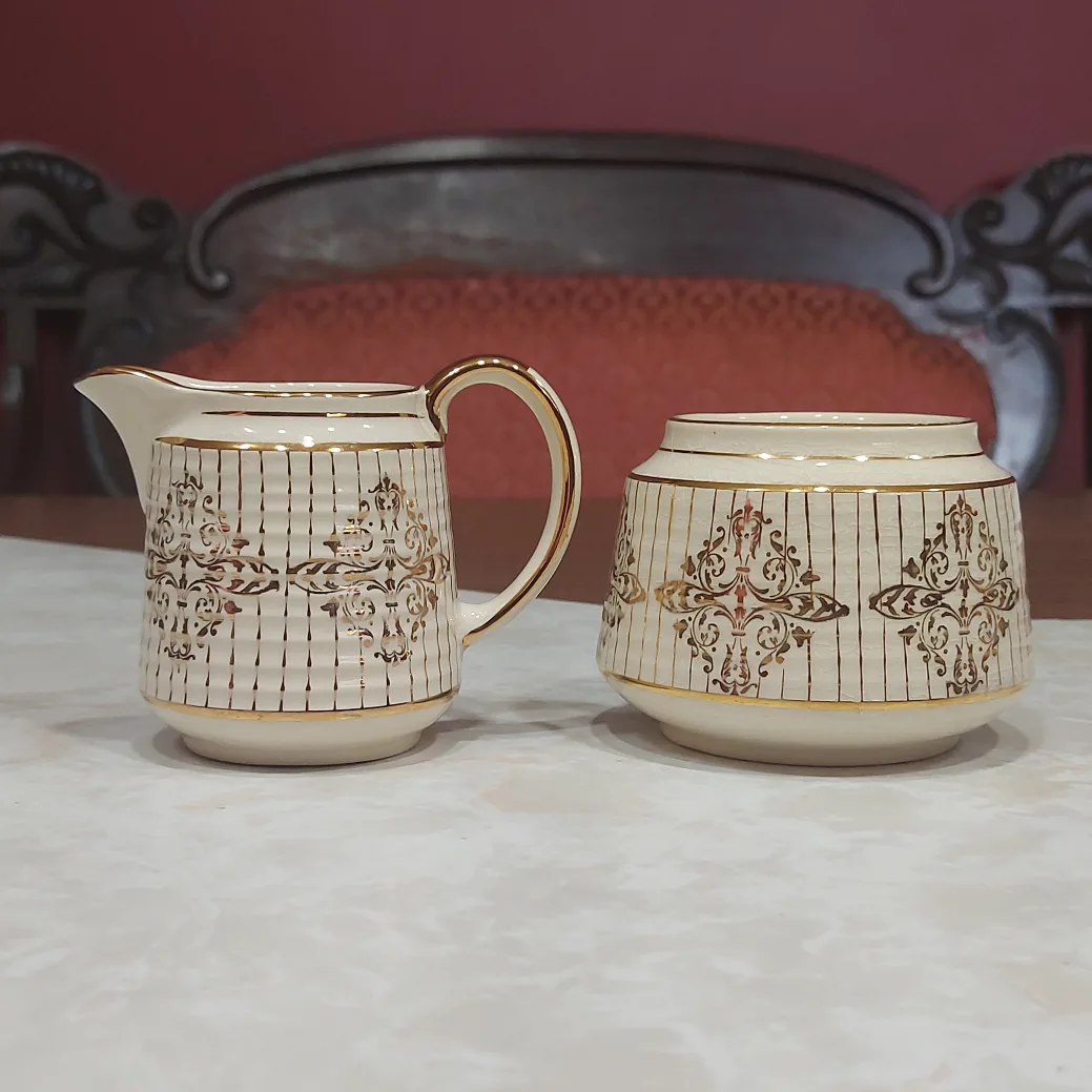 vintage damask cream and sugar set 🫖 trades accepted! thumbnail