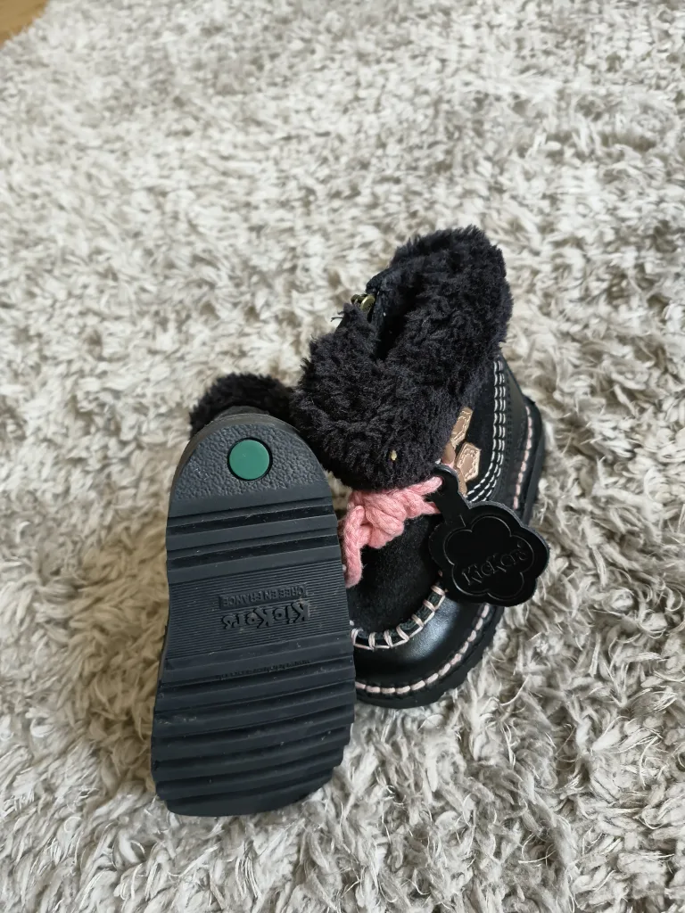 Kickers Black Boots with Faux Fur Trim image indicator(3)